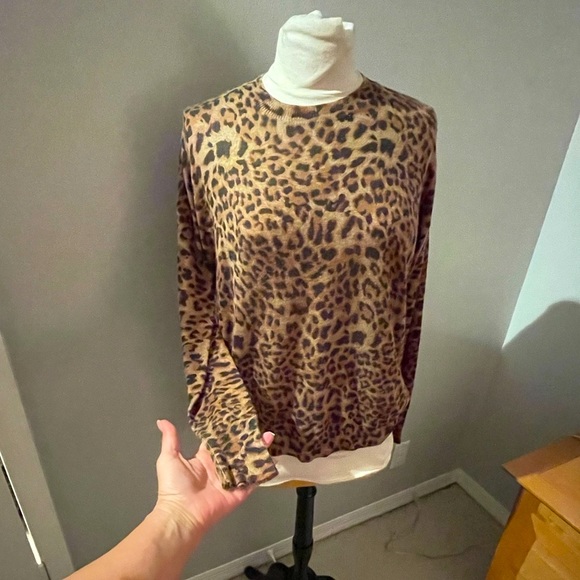 Olivaceous leopard print sweater size small - Picture 1 of 5